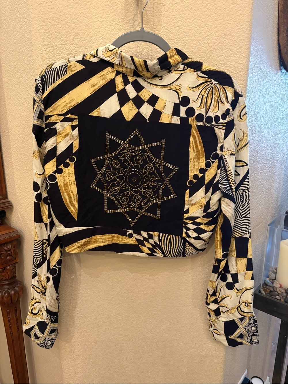Vtg SURYA Black Gold Embellishment Beads Pattern Light Crop Jacket Size Small